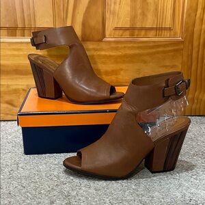Arturo Chiang Crissy Leather Block Heels